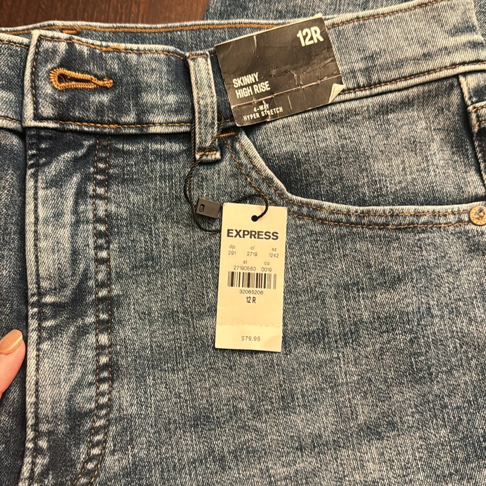 Express High Rise Skinny - Picture 3 of 4